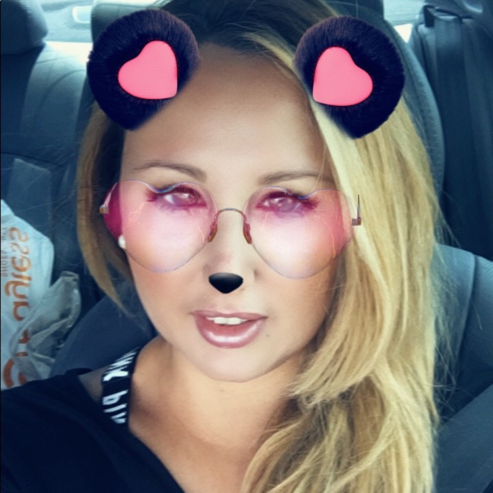 Meet your Posher, Romy